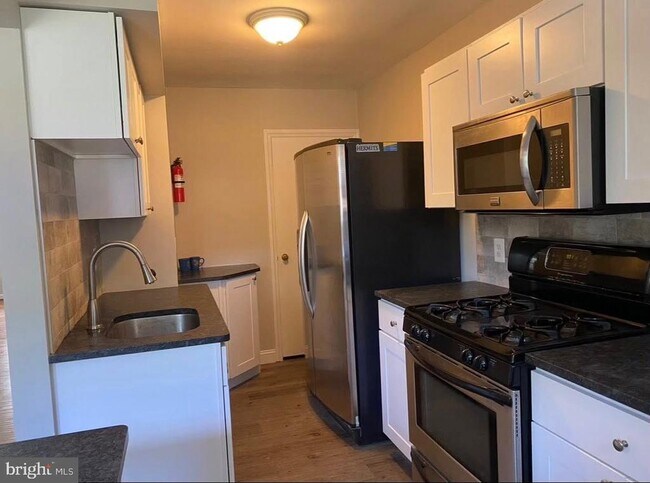 Foto del edificio - 825 E 16th St