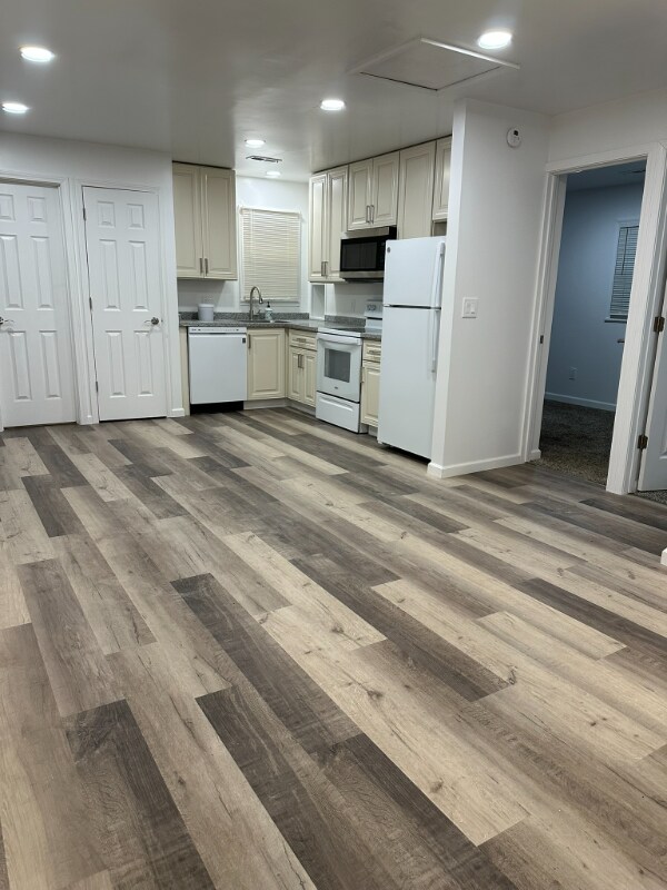 Foto del edificio - 28532 Grayling Ave