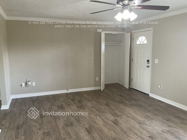 Building Photo - 652 Moss Dr