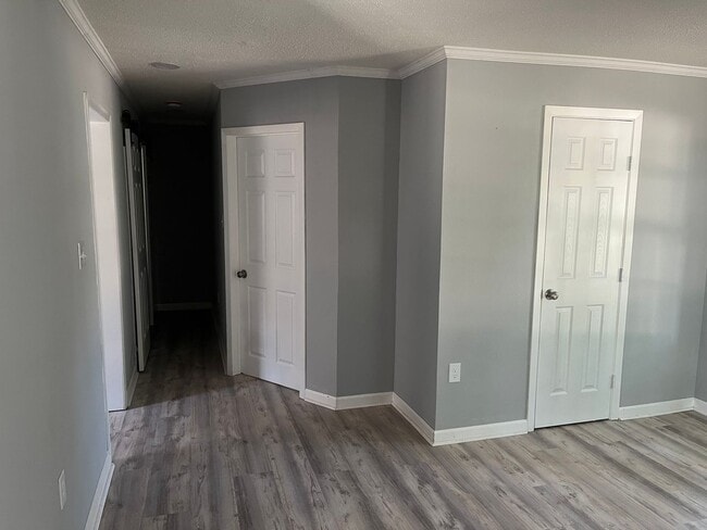 Building Photo - 1/2 Off First Month's Rent With Approved Application