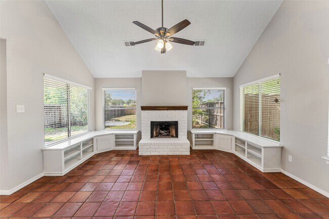 Building Photo - 11831 Meadowchase Dr