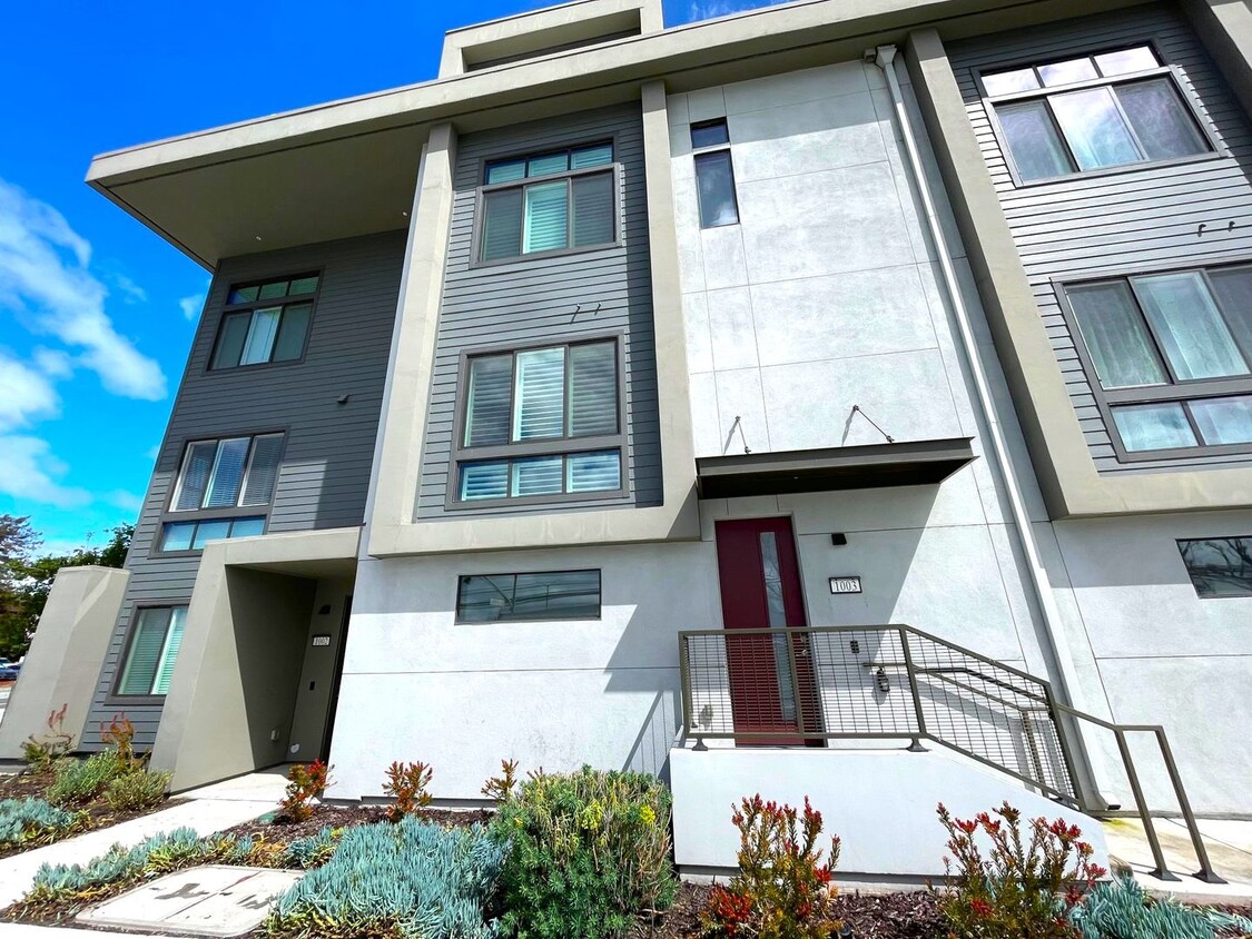 Primary Photo - 44808 Fremont Blvd #1003, Fremont, CA 94538