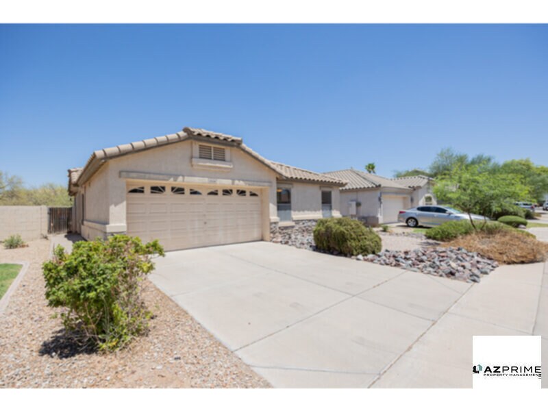 Foto principal - Tucked Into a Desirable Mesa Neighborhood,...