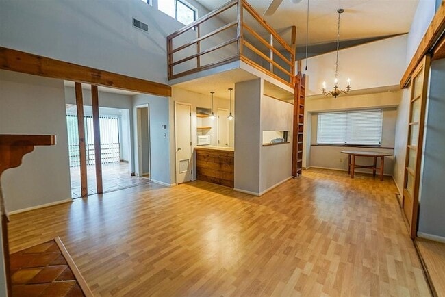 Building Photo - 1800 Nicklaus Dr