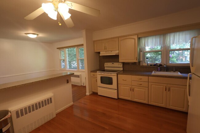 Foto del edificio - 757 Leslie Ln