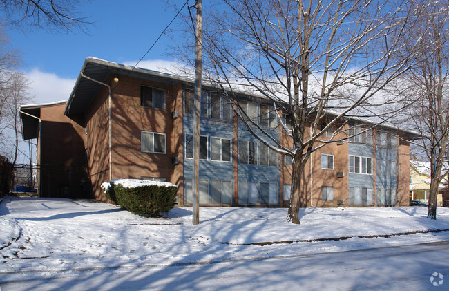 Building Photo - Georgian Court Apartments