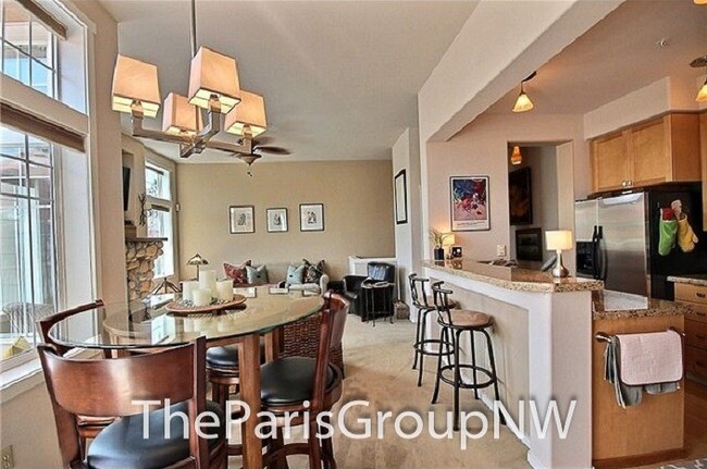Foto del edificio - Gorgeous Renton Highlands Condo * Attached...