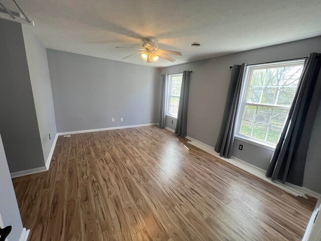 Building Photo - 85 Somerset Dr