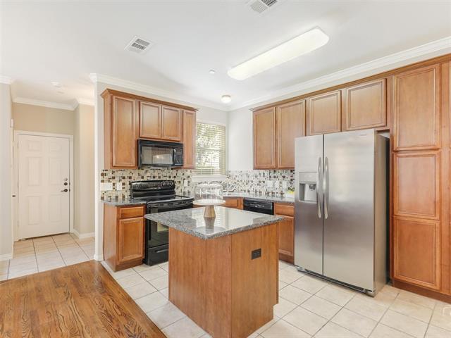 Building Photo - 2153 Parkview