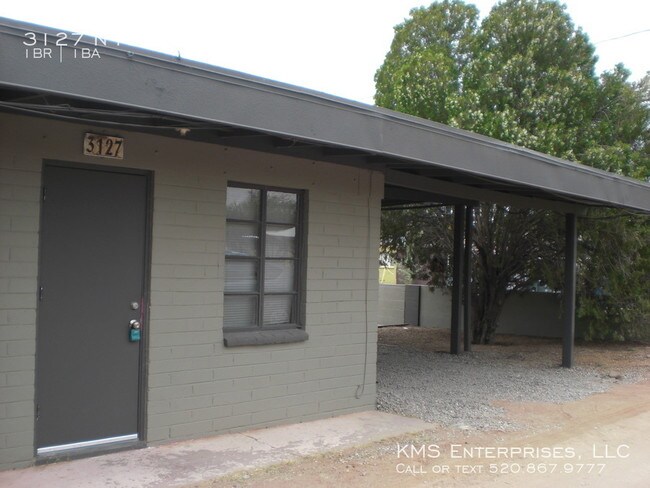 Building Photo - 3127 N Fontana Ave