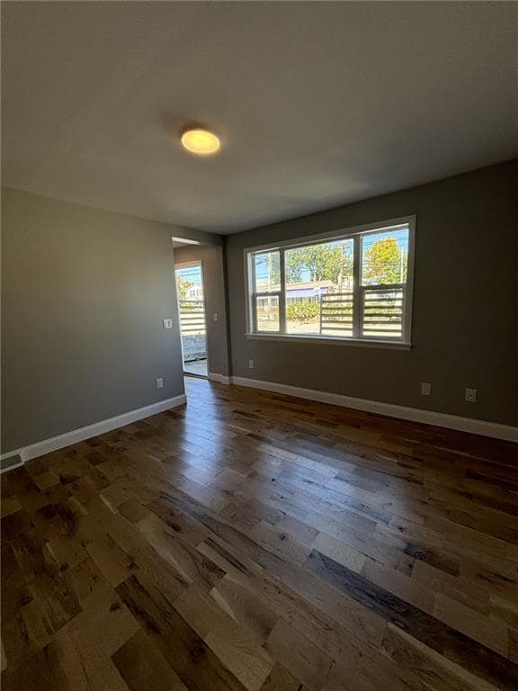 Foto del edificio - 865 W Shore Rd