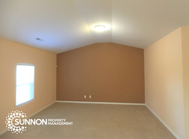 Foto del edificio - Beautiful 3BR 2BA Ranch with Backyard Oasis