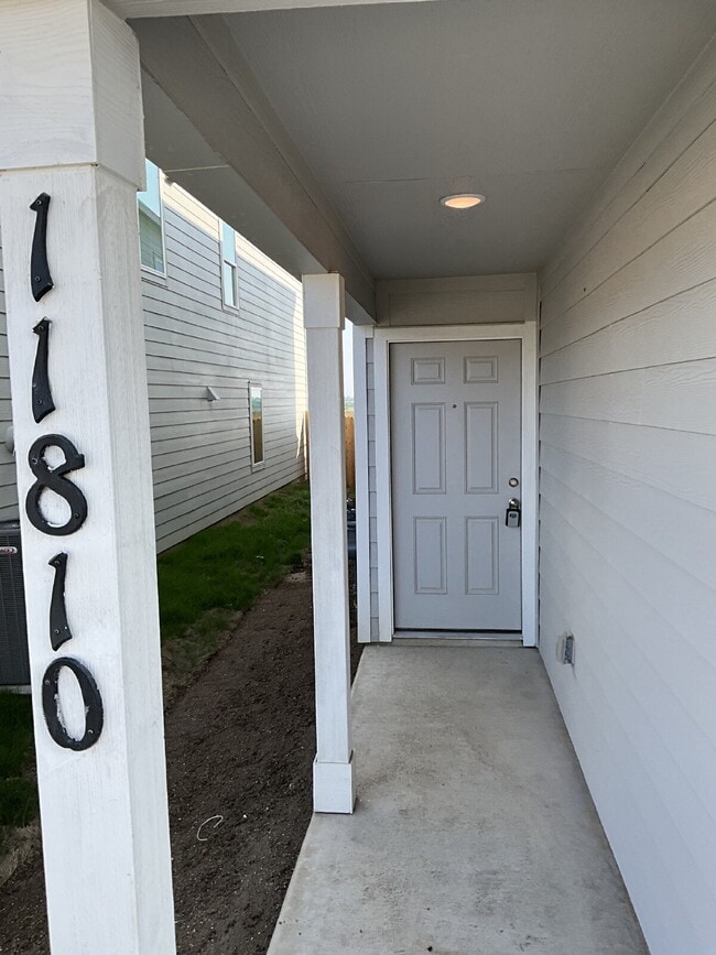 Foto del edificio - 11810 Spiderwort Rdg