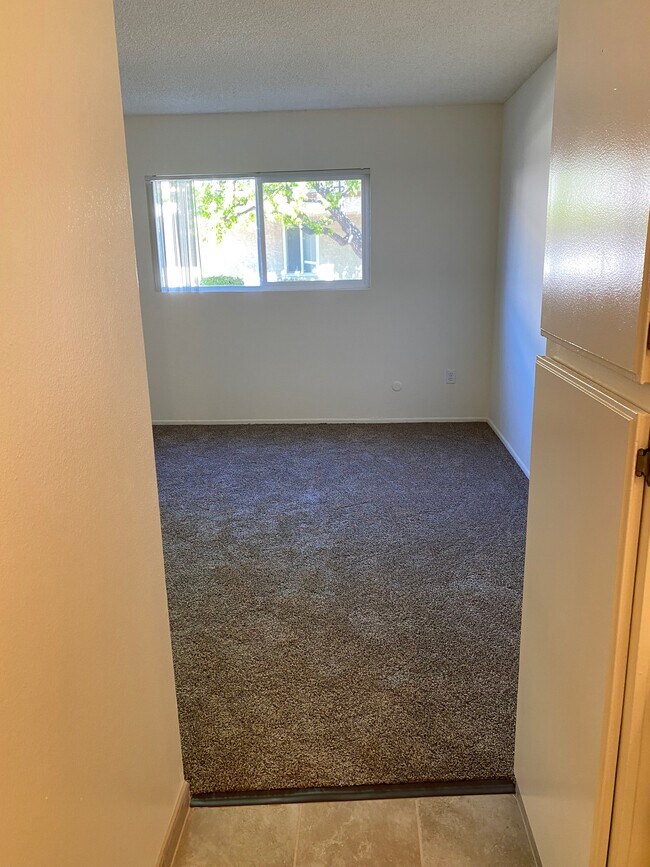 Building Photo - 6253 Lankershim Blvd