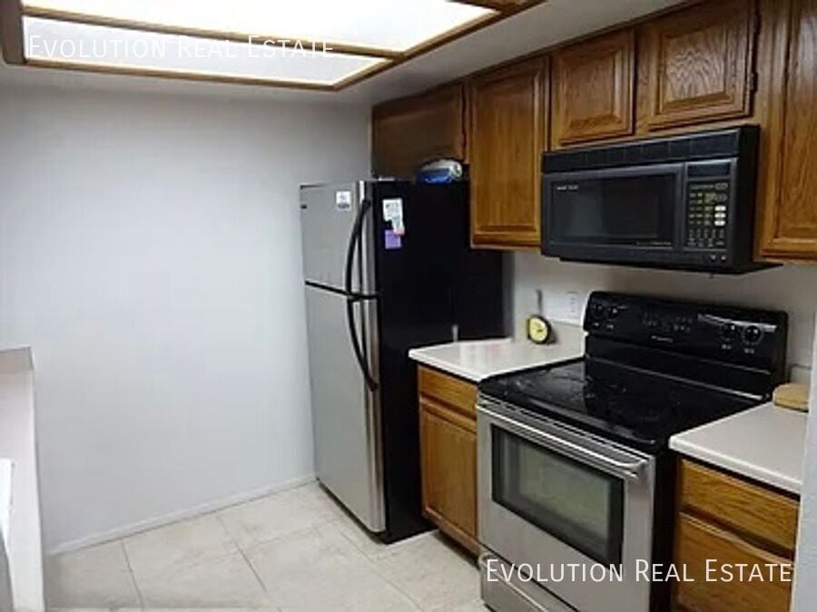 Building Photo - 2329 N Recker Rd