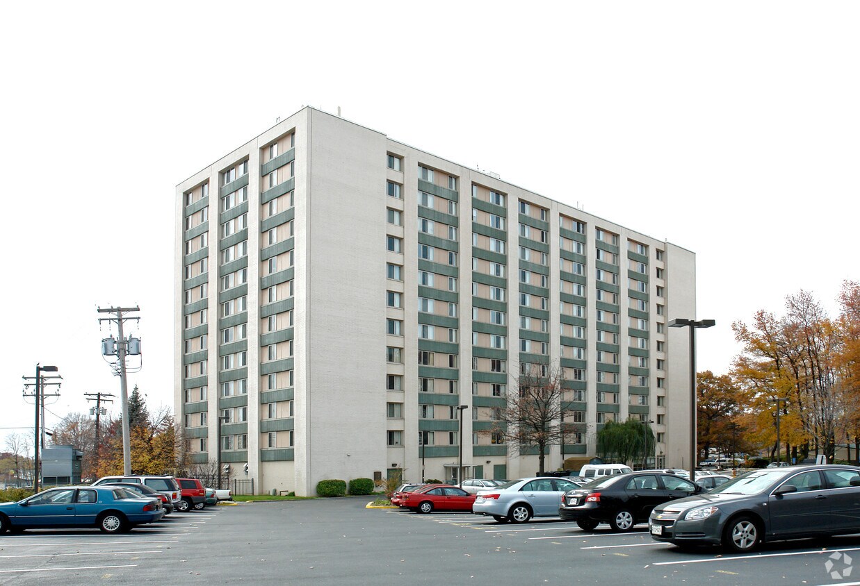 Es Co Op Apartments In Es MD Apartments es-co-op-apartments-in-es-md-apartments