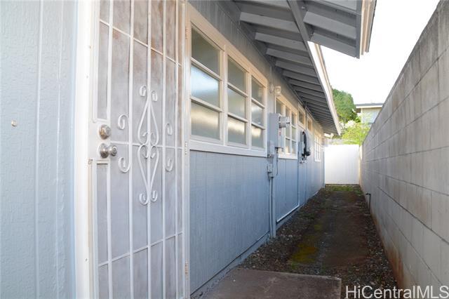 Foto del edificio - 94-667-667 Maaniani Pl