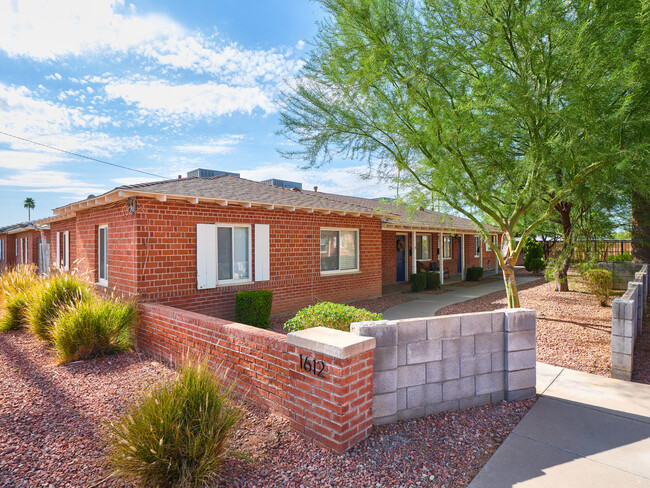 Building Photo - 1612 W Mulberry Dr