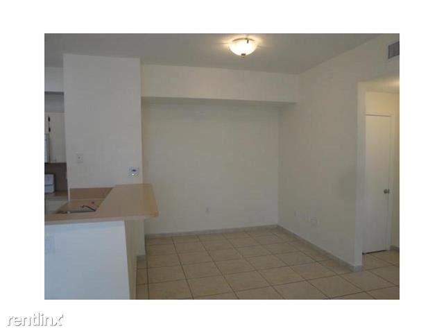 Building Photo - 1 br, 1.5 bath Condo - Palm Gardens at Doral