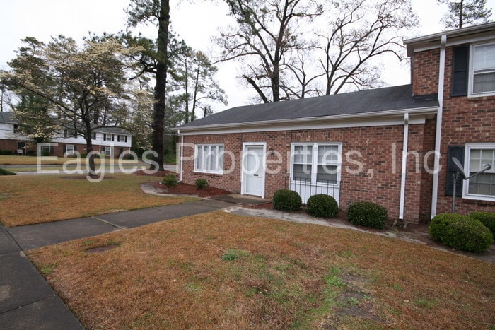 Primary Photo - 610 Park Ave