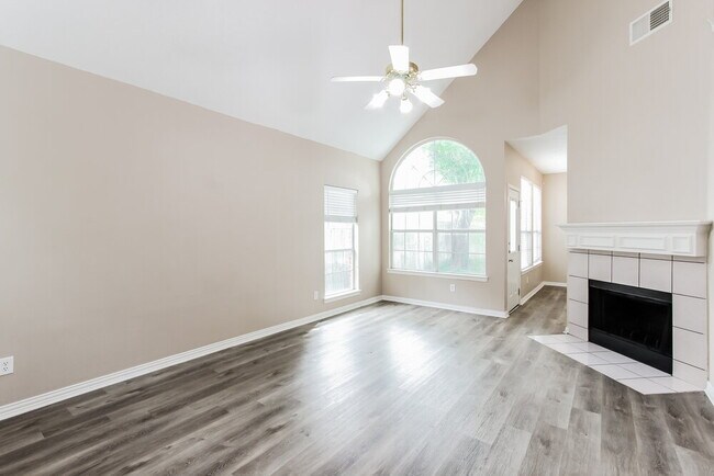 Building Photo - 18707 Riverstone Ct