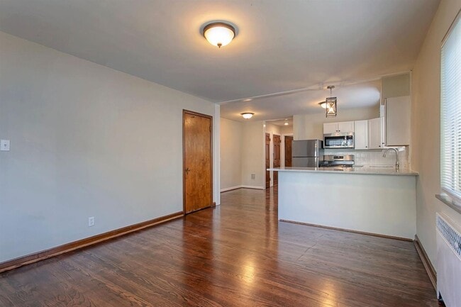 Building Photo - 3548 Vista Ave