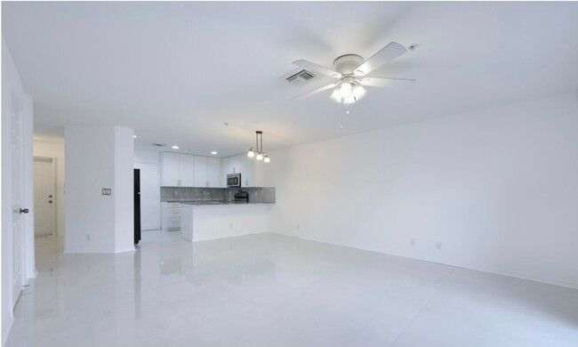 Foto del edificio - Renovated 3/2.5/1 Townhome in Martin's Cro...