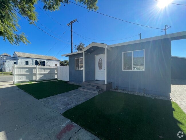 Building Photo - 340 Sespe Ave