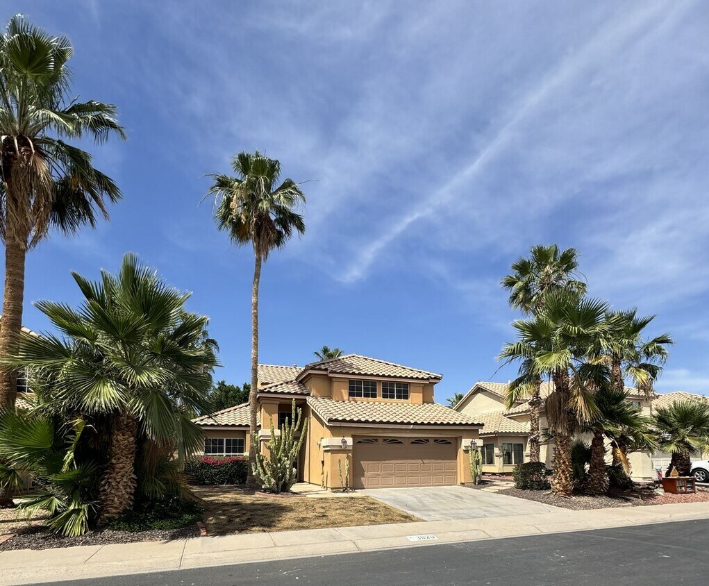 Foto del edificio - COMING SOON - LAKEWOOD HM W POOL/SPA, FIREPIT, INSIDE FIREPLACE. POOL SERVICE/LANDSCAPING INCL