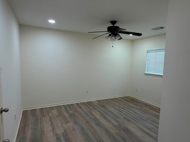 Building Photo - 7922 Thorncroft Manor Ln