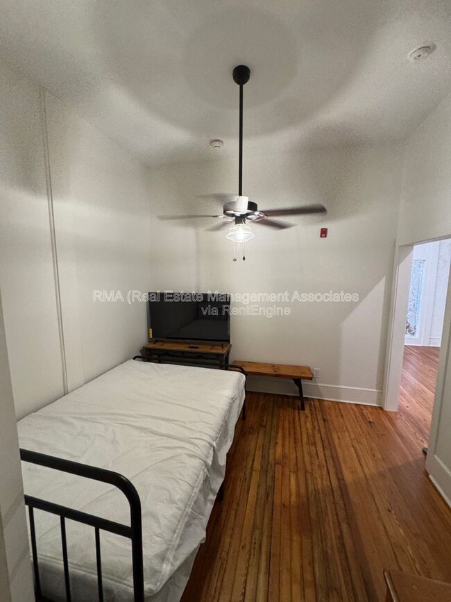 Foto del edificio - 215 Main St