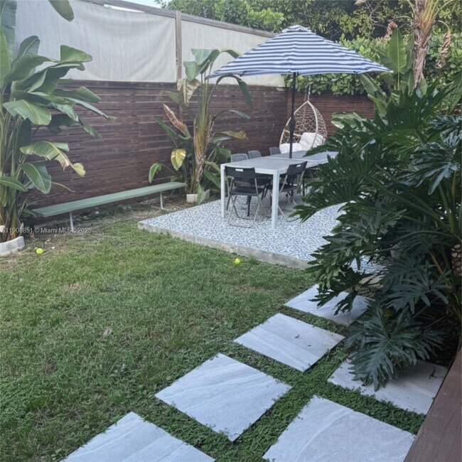 Foto del edificio - 1345 SW 60th Ct