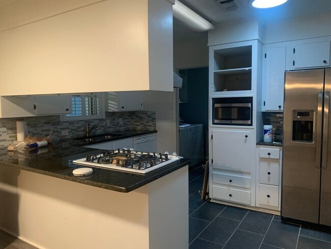 Building Photo - REMODELED SPACIOUS SOUTH BOSSIER HOME.