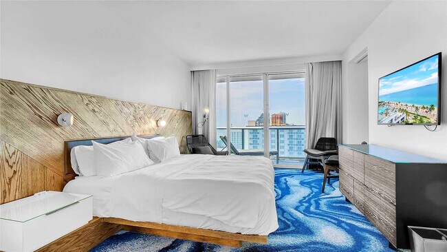 Building Photo - 3101 Bayshore Dr