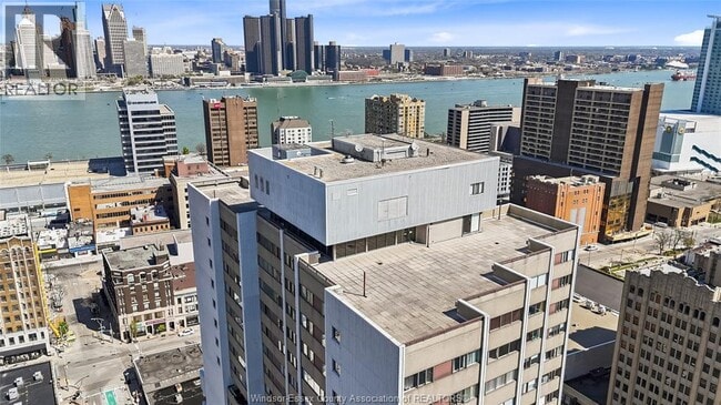 Building Photo - 380 Pelissier St
