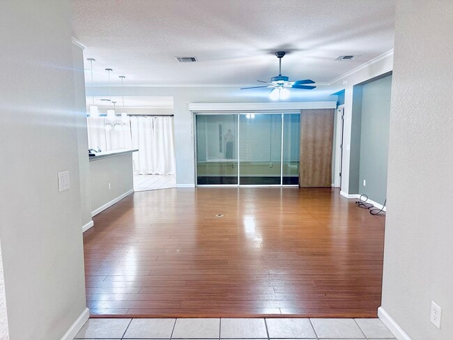 Foto del edificio - 4218 SW 53rd Cir