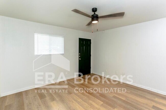 Building Photo - 614 Adams Ave