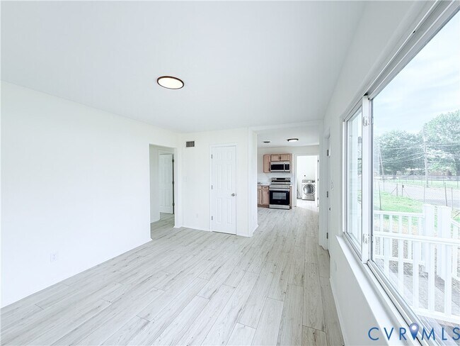 Foto del edificio - 2706 Selden St