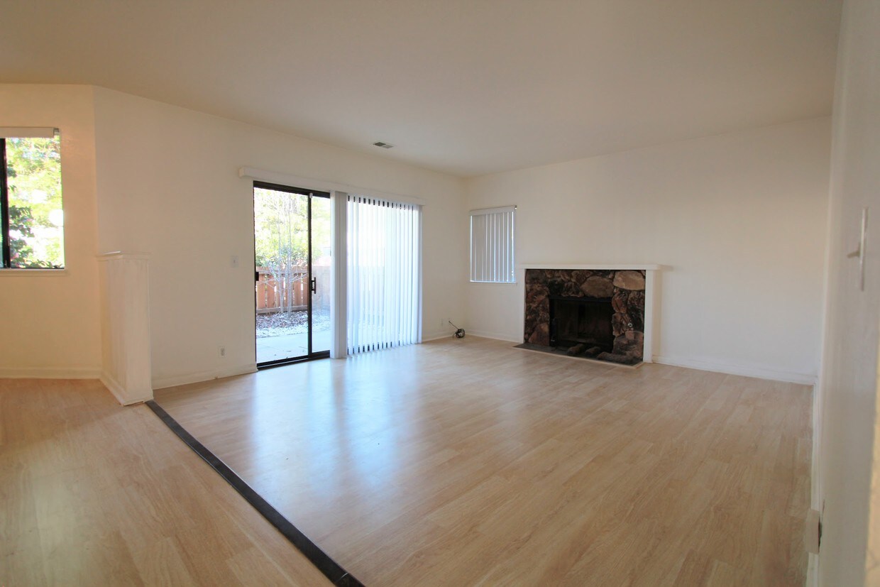 21117 Gary Dr, Hayward, CA 94546 Condo for Rent in Hayward, CA