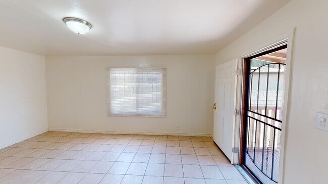 Foto del edificio - 939 E 111th Dr