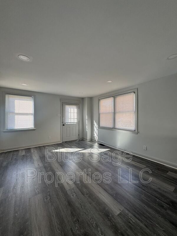 Foto del edificio - 1229 Wilson Dr