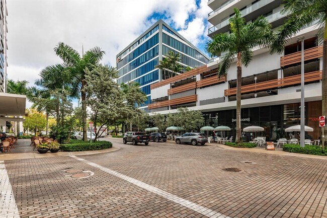Foto del edificio - 2960 NE 207th St