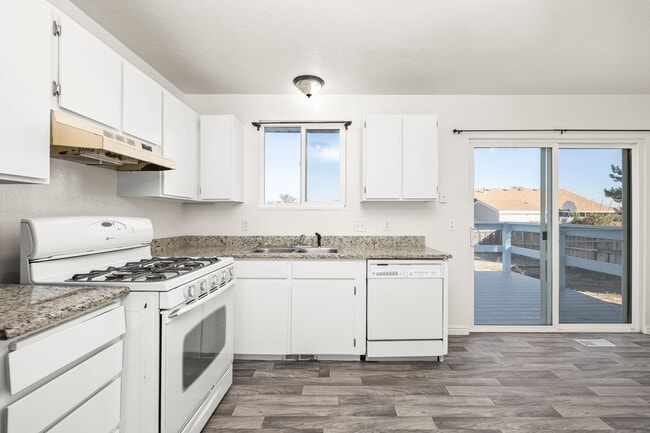 Building Photo - 6585 S 5135 W
