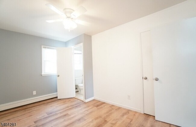 Foto del edificio - 273 Hoover Ave