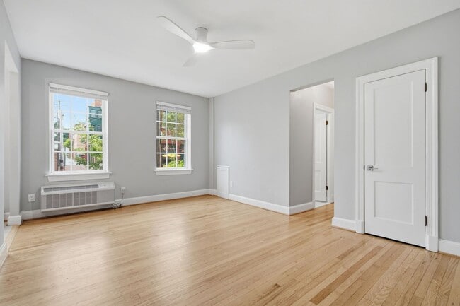 Photo - 715 S Washington St #A-32 Apartment