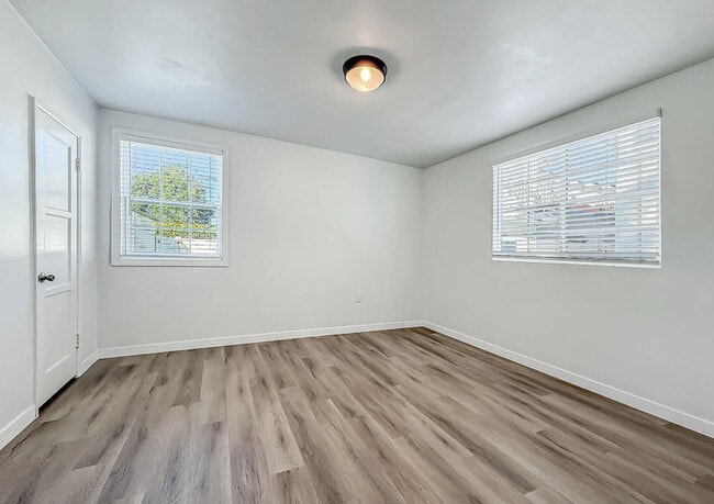 Building Photo - 2431 Gramercy Ave