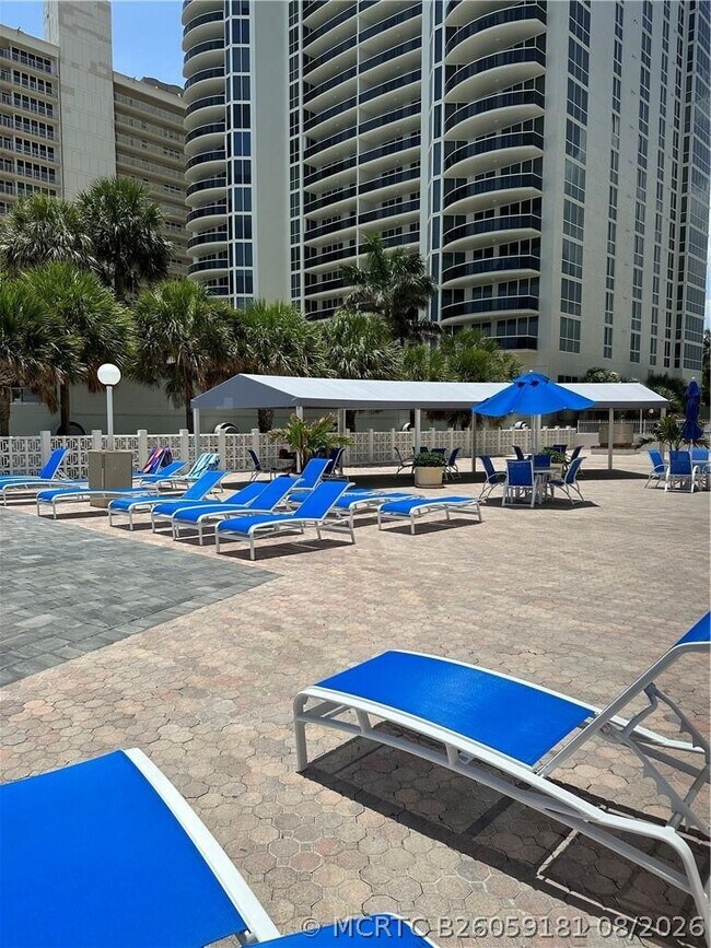 Foto del edificio - 4250 Galt Ocean Dr