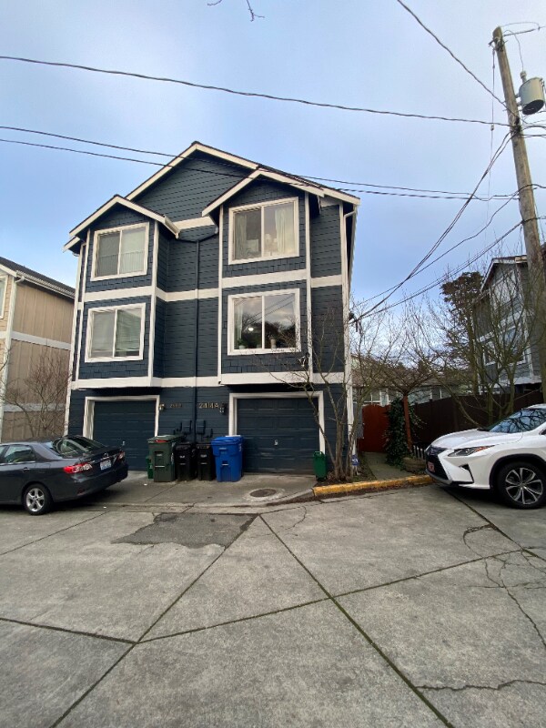 Primary Photo - 2414 SW Holden St