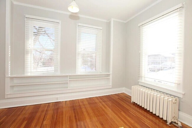 Foto del edificio - 648 University Ave