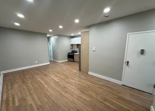 Building Photo - 818 Macdonough St